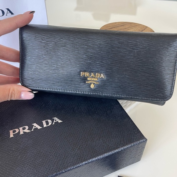 Prada Black Wallet - Picture 1 of 6
